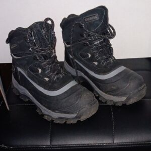 Khombu Black and Gray Men's Boots